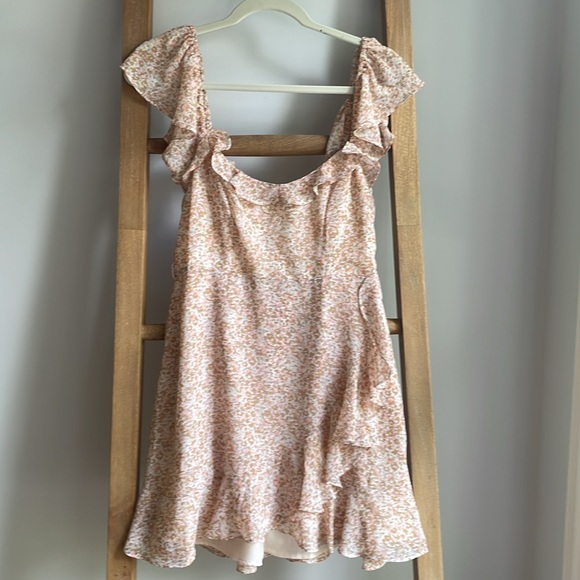 Wide Ruffle Short Floral Dress - Picture 2 of 9